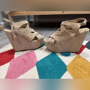 Women's Tan Wedge Sandals / Kelsi Dagger